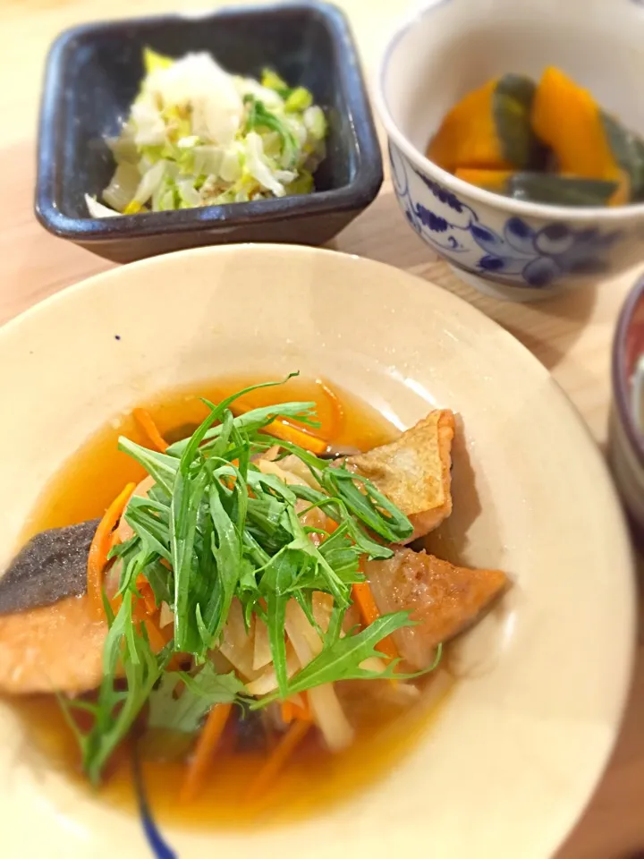 鮭の野菜あんかけ🍀白菜サラダ🍀かぼちゃの煮物🍀かぶのお味噌汁|mochaさん