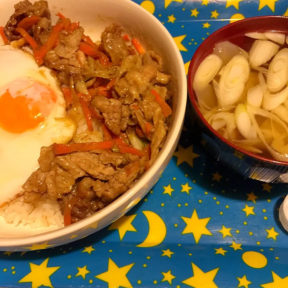 グリーンカレー丼とワンタンスープ(◍•ڡ•◍)❤|いつみさん