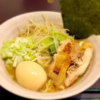 Snapdishの料理写真:昨日食べたアジの残ったアラで作ったラーメン|かじさん