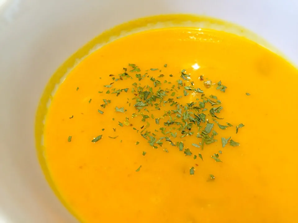 ほっこりクリーミーなかぼちゃのスープ。
Creamy pumpkin soup.|Sayaka Jinsenji Huletteさん