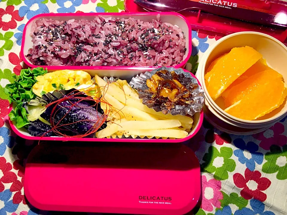 Snapdishの料理写真:もち黒米とありあわせ弁当😊|miam miamさん