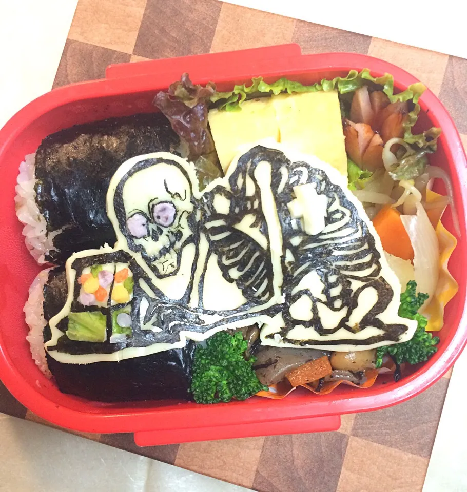 息子弁当☆  妖怪ウォッチ ガシャドクロ弁当💀  海苔切りで...|Snow10さん