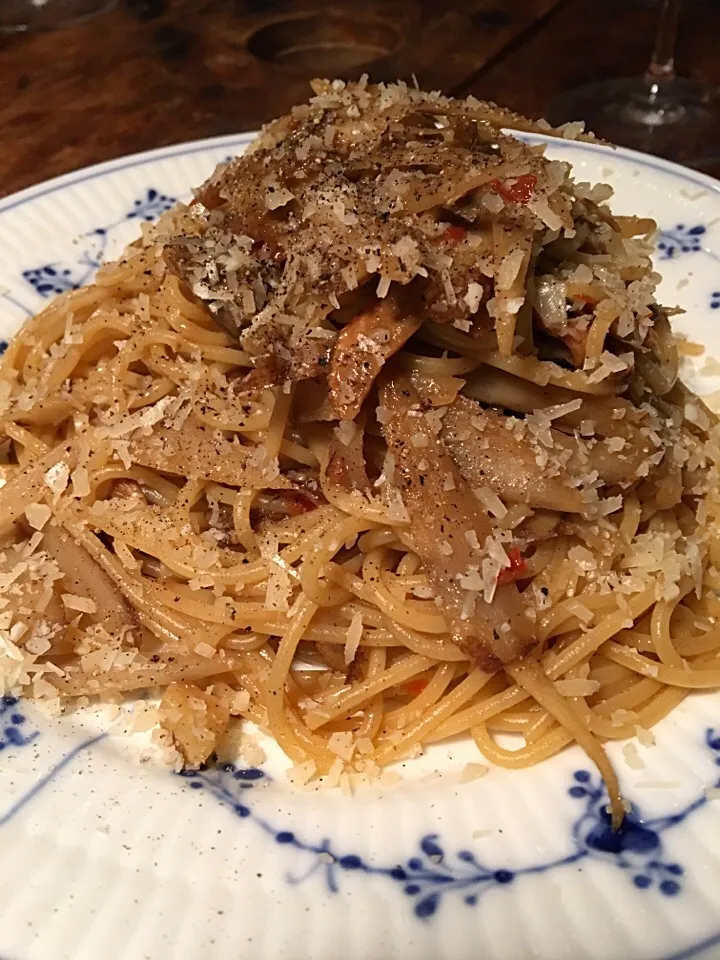 Snapdishの料理写真:ゴボウとポルチーニのパスタ|kuuneruさん