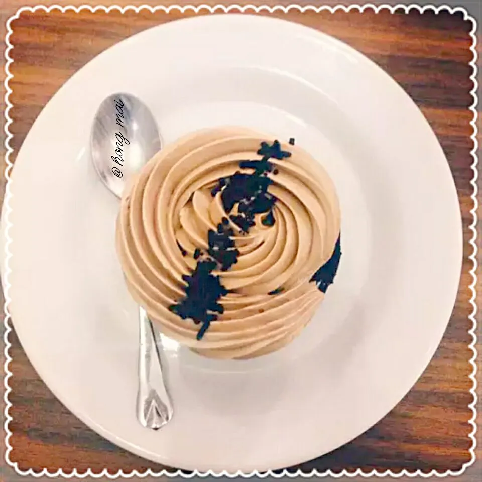 sweet coffee cupcake with crumple chocolate|hongmaiさん