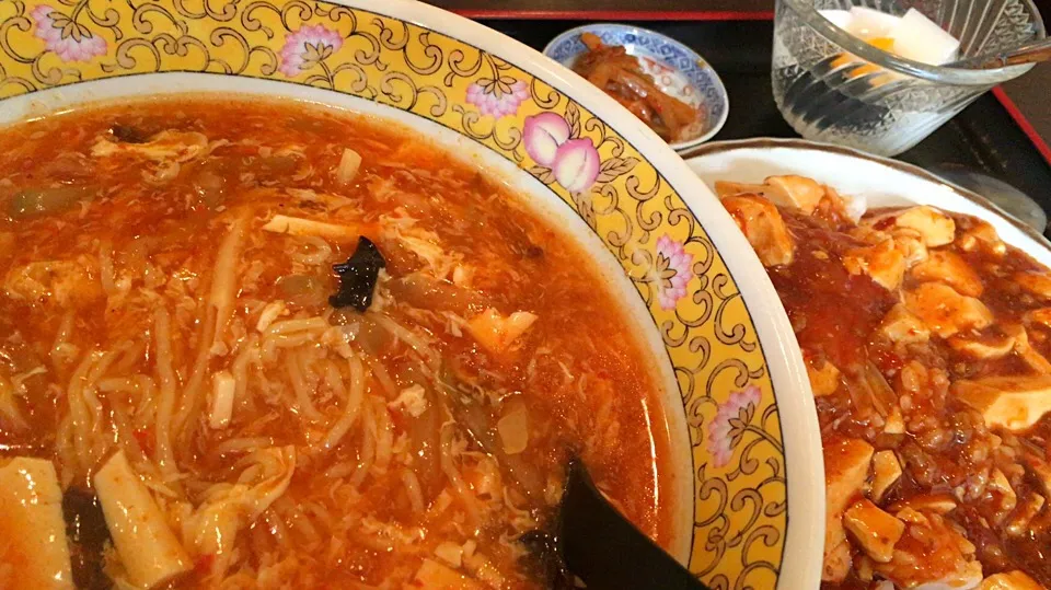 【日替定食】スーラータンメンと小麻婆豆腐丼を頂きました。|momongatomoさん