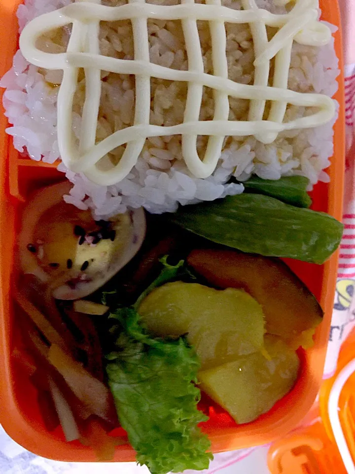 パパお弁当🍱  おでん  サツマイモのみたらし餡かけ  キンピラゴボウ  シシトウと卵の炒め物|ch＊K*∀o(^^*)♪さん