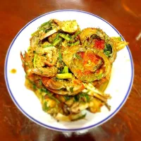 Stir-Fried Crab with Curry (Pu Pad Pong Ga Rhee) - The basic menu that you can find almost every restaurant. Stir Fried Crab with Curry is also a favorite menu |Minky Gatchanさん