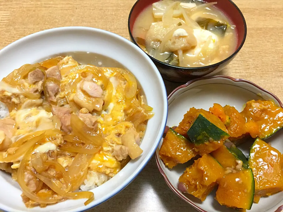 親子丼とカボチャの煮物と味噌汁|神龍さん