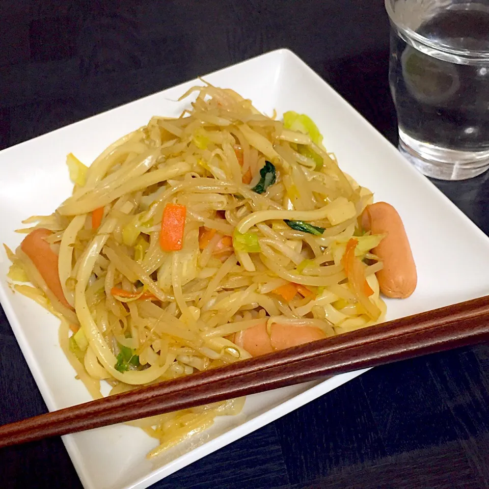 今日の晩ご飯は、焼うどん醤油味。|ゆえさん