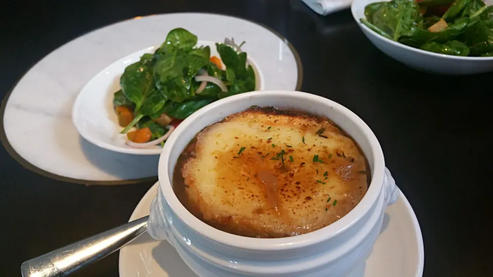 Onion soup and salad|秋平さん