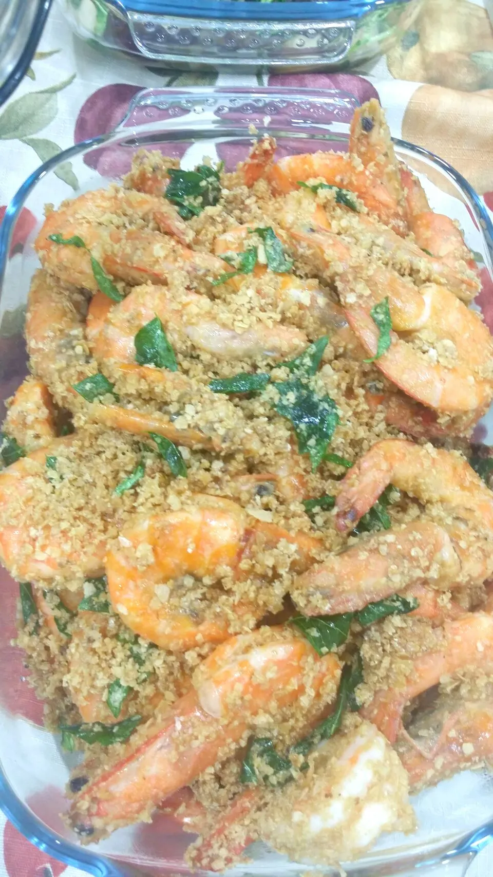 Snapdishの料理写真:Home Cook. Cereal Butter Prawns ~~😄✌|Jennifer Yapさん