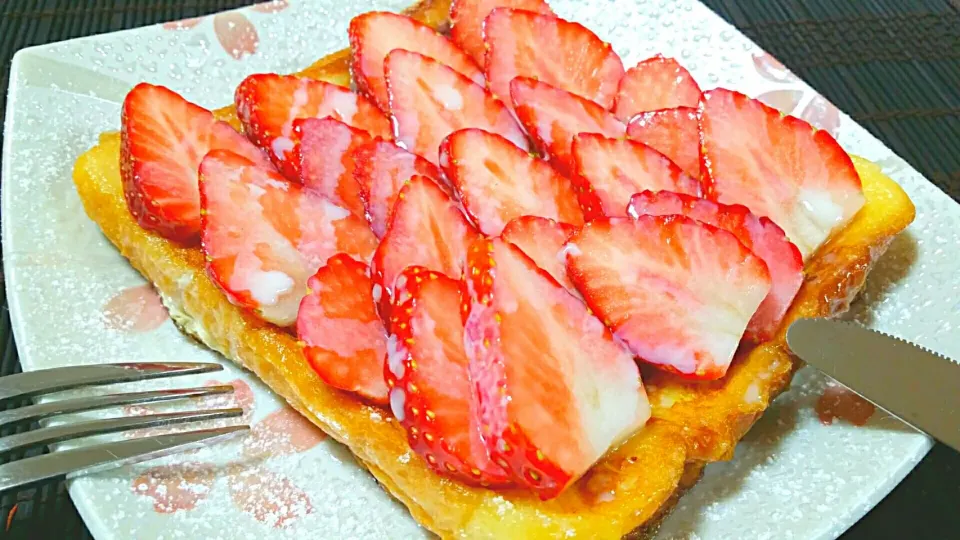 Snapdishの料理写真:🍓苺フレンチトースト🍓|うっちゃんさん