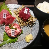 Snapdishの料理写真:馬刺ランチ♪|harumiさん