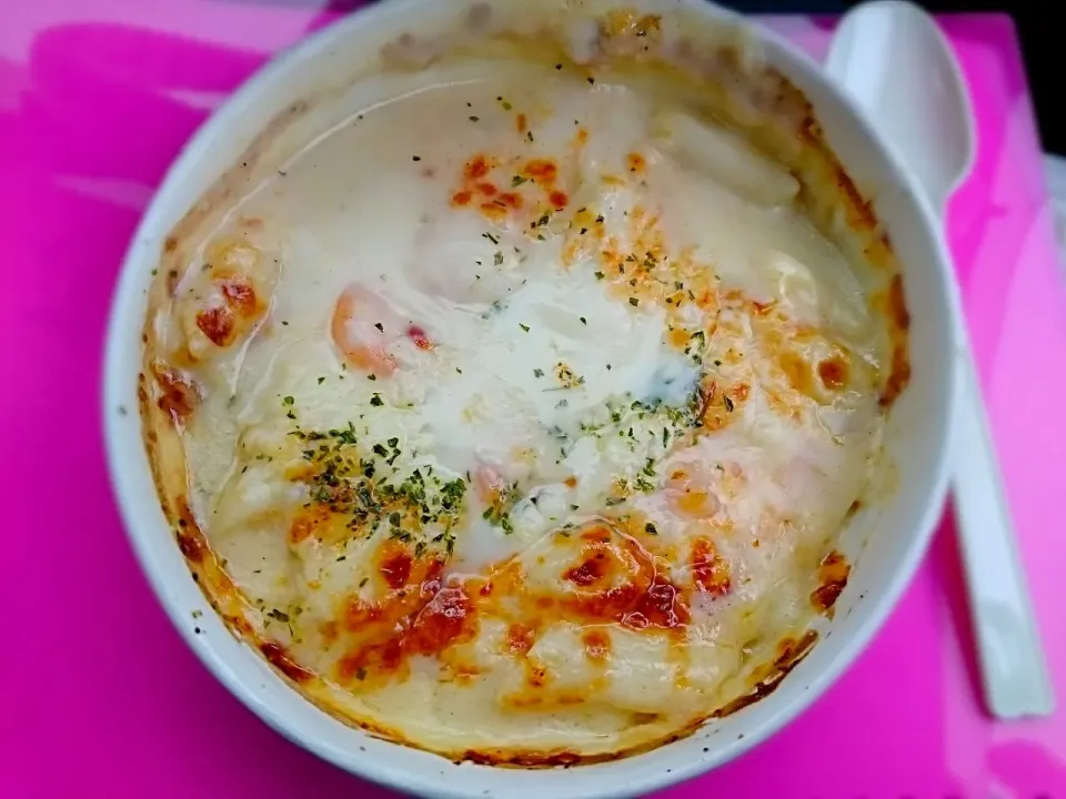 今日のお昼は、現場の車中で コンビニの エビグラタン♪|yokoさん