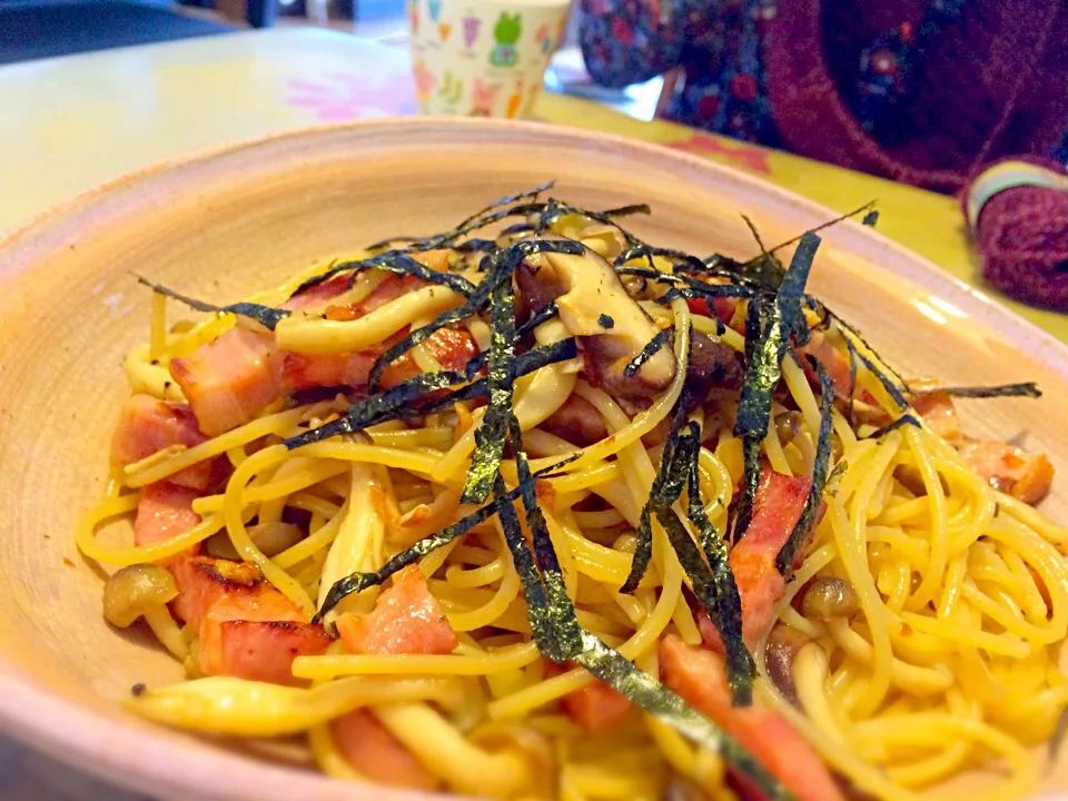 Snapdishの料理写真:今日のパパパスタ【ベーコンとキノコのバター醤油パスタ】|不動南平さん