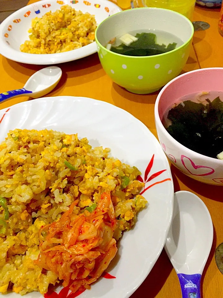 卵とシシトウの炒飯  若布と高野豆腐のホタテ貝柱スープ|ch＊K*∀o(^^*)♪さん