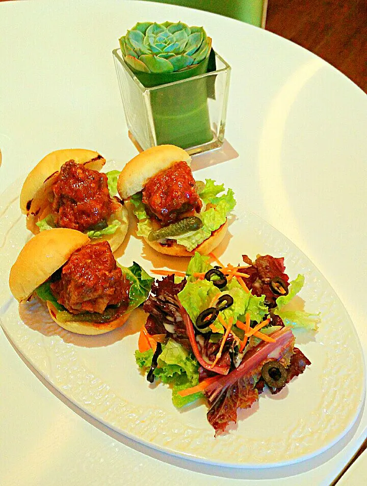 Beef Caldereta Sandwich|Mariano Ngさん