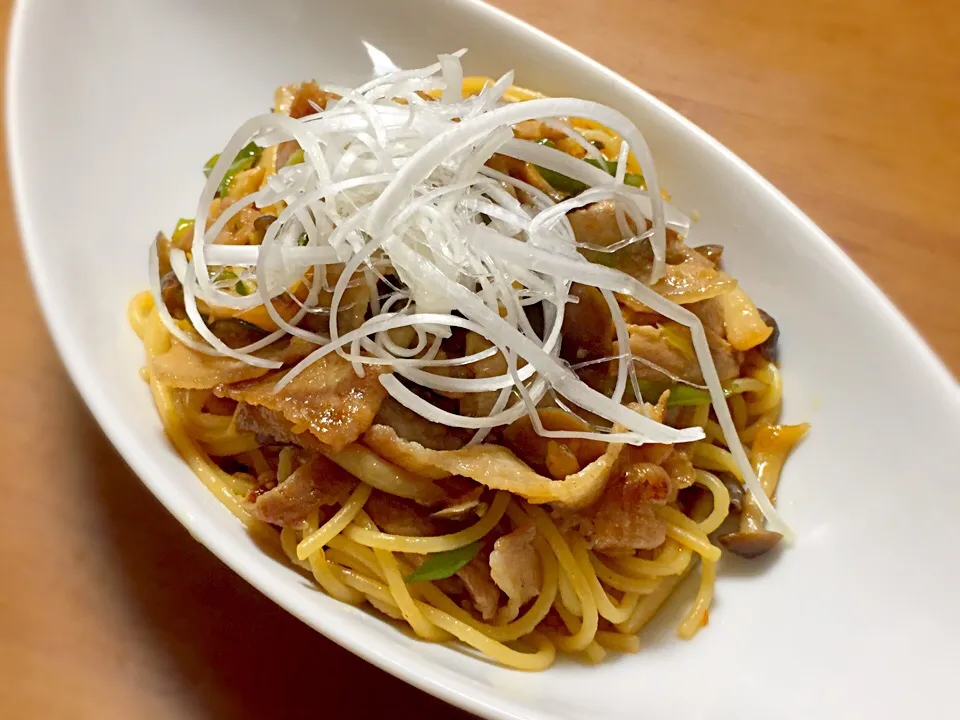 豚肉とシメジのピリ辛パスタ|信太郎さん