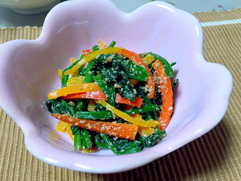 ほうれん草とカラーピーマンの胡麻和え|優依さん