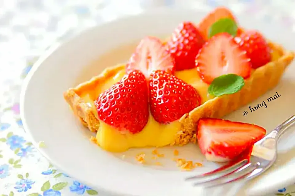 egg Custer with fresh strawberry|hongmaiさん