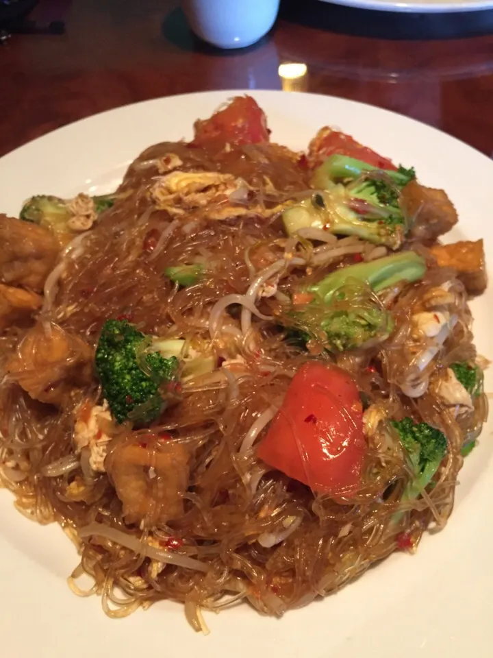 Pa Wonsin (transparent noodles, bean sprouts, broccoli, tomatoes, egg, Wonsin sauce|Maryann Strumanさん