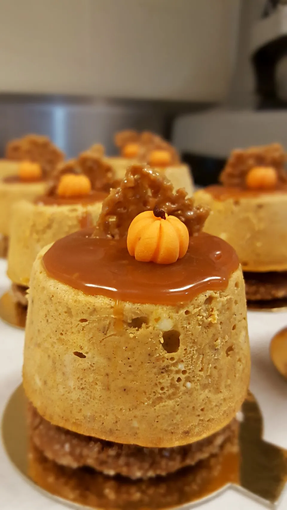 Pumpkin cheesecake w/ caramel sauce|Zachary Portolanoさん