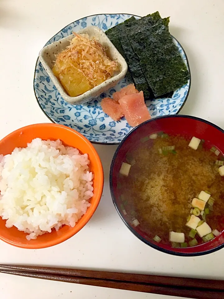 ハナマルキさんの減塩お味噌汁♡with数の子、明太子、味のり♡最高な朝定いただきました♡♡|ポヨーンさん