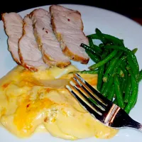 Snapdishの料理写真:pork loin with scalloped potatoes and green beans|jourdanさん