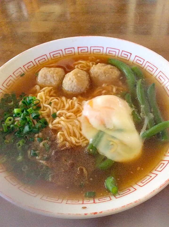 Snapdishの料理写真:醤油ラーメンの鶏団子と玉子入り♫^_^|Norio Fukudaさん