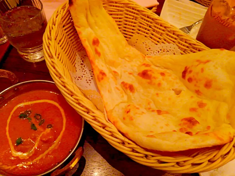 Aランチ　チキンカレー　ナン　アイスチャイ　サラダ|うたかた。さん