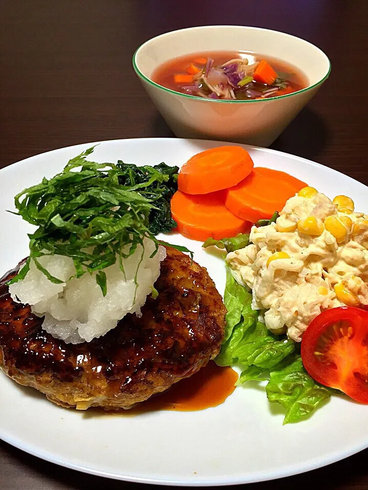 ⭐️お豆腐入り和風照り焼きハンバーグ
⭐️ほうれん草の炒め物
⭐️人参グラッセ
⭐️大根とツナのサラダ
⭐️野菜たっぷりミネストローネ|よっちぃさん