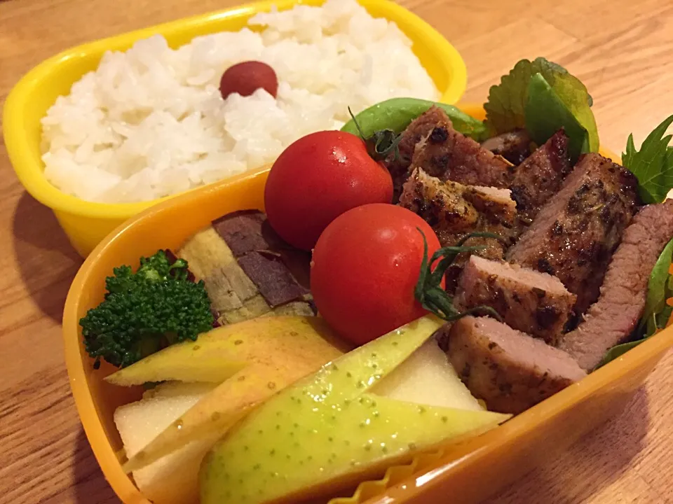 Snapdishの料理写真:豚肉ハーブスパイス焼き弁当|myusicさん