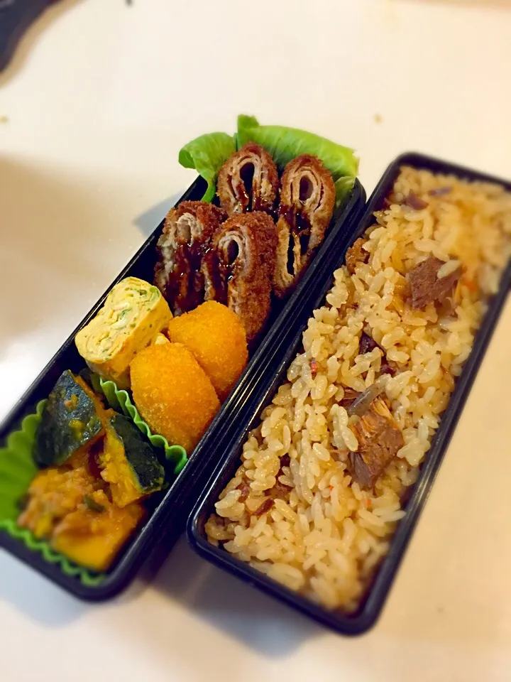 Snapdishの料理写真:久々の娘弁当🍒11月16日
ミルフィーユカツ 南瓜の煮物 鶏ご飯|Misuzu Arakiさん