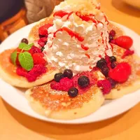 Snapdishの料理写真:エッグスンシングスのパンケーキ🍴|pichoooさん