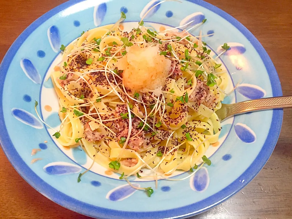 Snapdishの料理写真:ツナと梅の和風パスタ|tomoさん