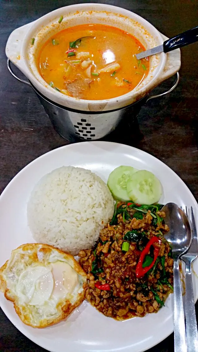 Thai Food 😙 Cravings satisfied 😍 Fish Tom Yum Soup & Basil Pork Rice|🌷lynnlicious🌷さん