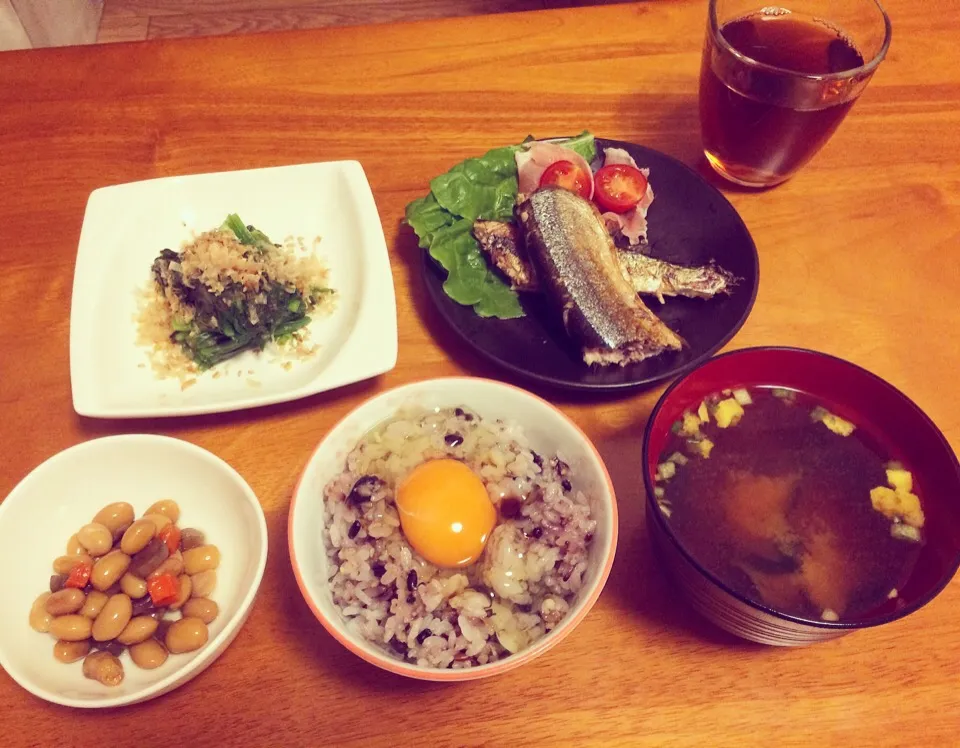 Snapdishの料理写真:秋刀魚の塩焼きでご飯😋|walnutさん