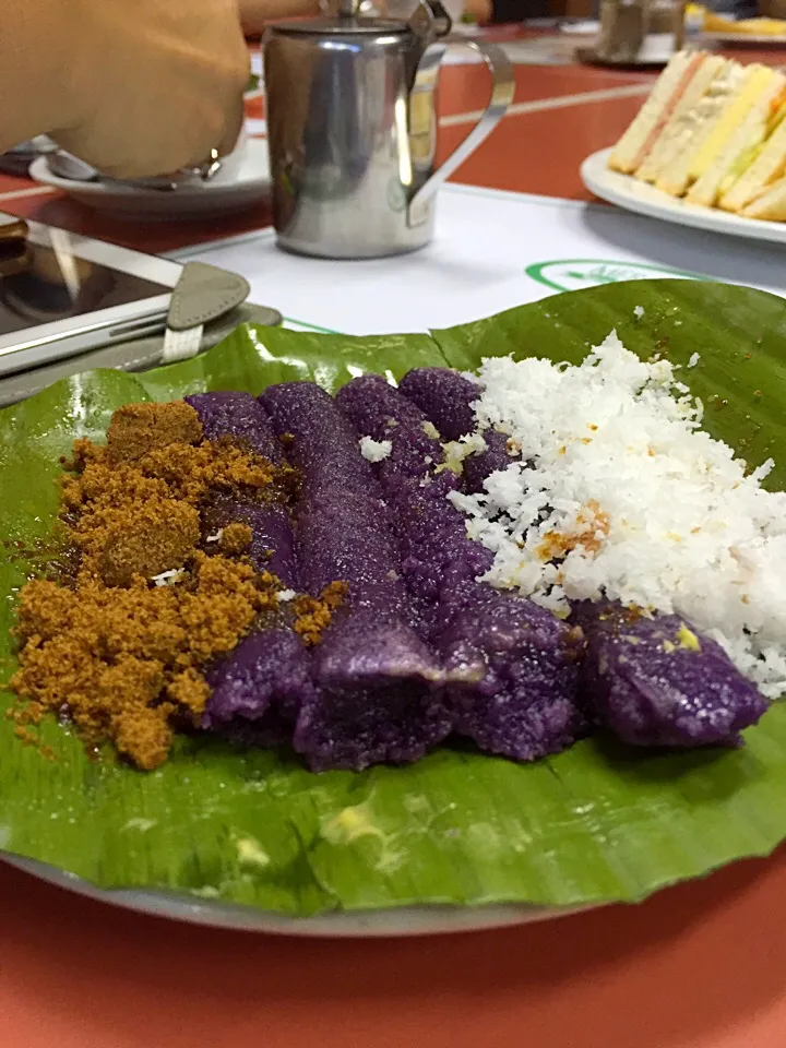 Puto Bumbong Pinoy delicacy|Lai's Kitchenさん