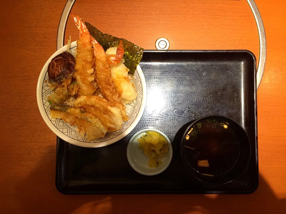 Snapdishの料理写真:にぎわい海老天丼|ばーさんさん