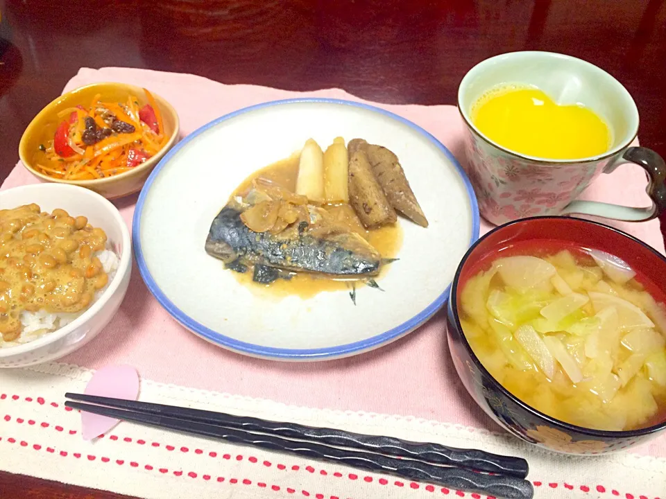 和定食🐟🍚

サバ味噌
カブ、大根、キャベツの味噌汁
人参マリネ（レーズン、胡桃、チアシードミックス）|♥️さん