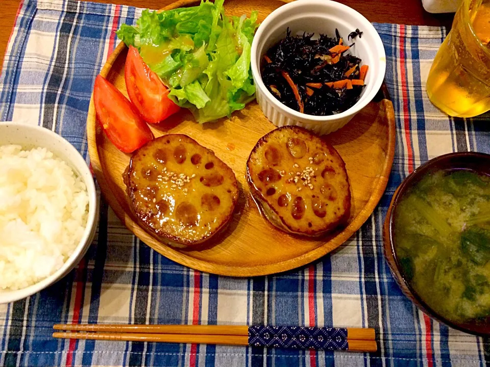 れんこん挟み焼き  ひじきの煮物  ほうれん草のお味噌汁|haseseさん