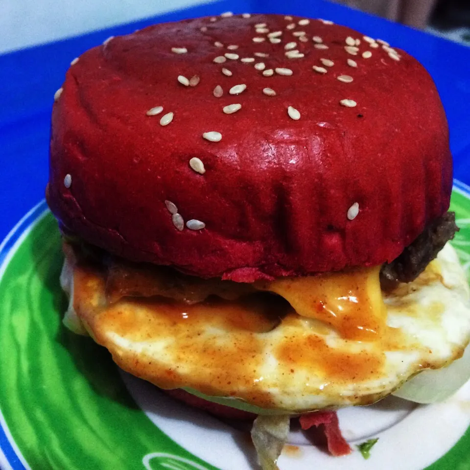 Snapdishの料理写真:RedVelvet Burger|Adrian Wijayaさん