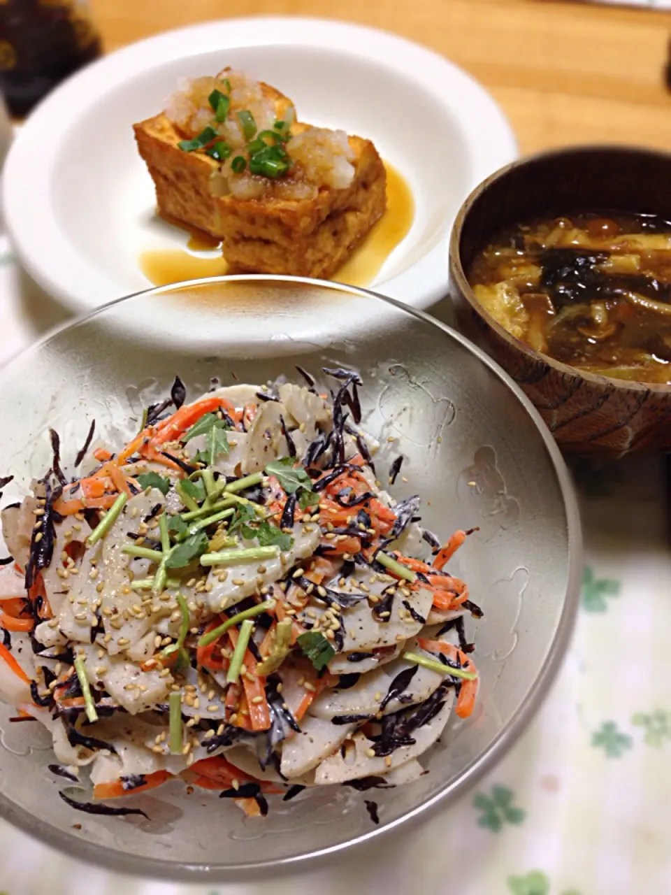 おかなさんの料理 ひじきとれんこんの胡麻みそマヨサラダ(๑◕ฺ‿ฺ◕ฺ๑)

厚揚げ

なめこと油揚げの味噌汁|こいちさん