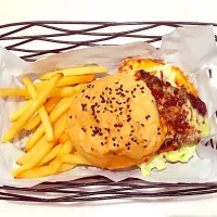 Snapdishの料理写真:Empal Burger|Tirza Tabithaさん