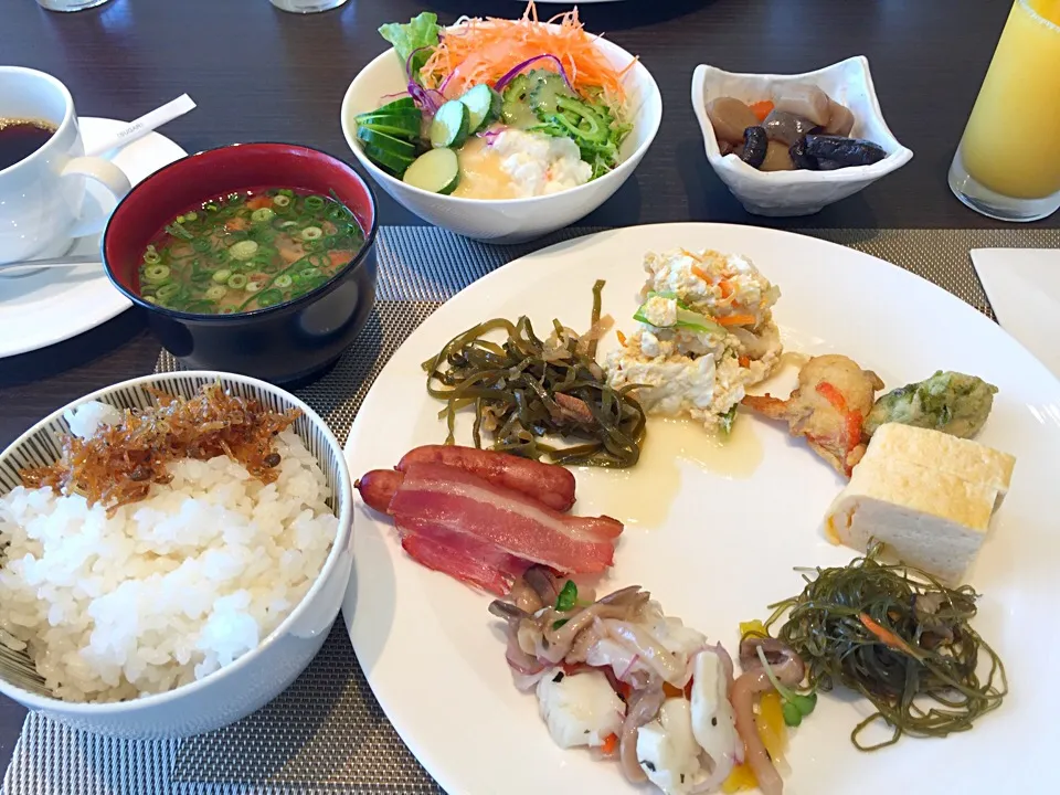 那覇での朝食|流線形さん