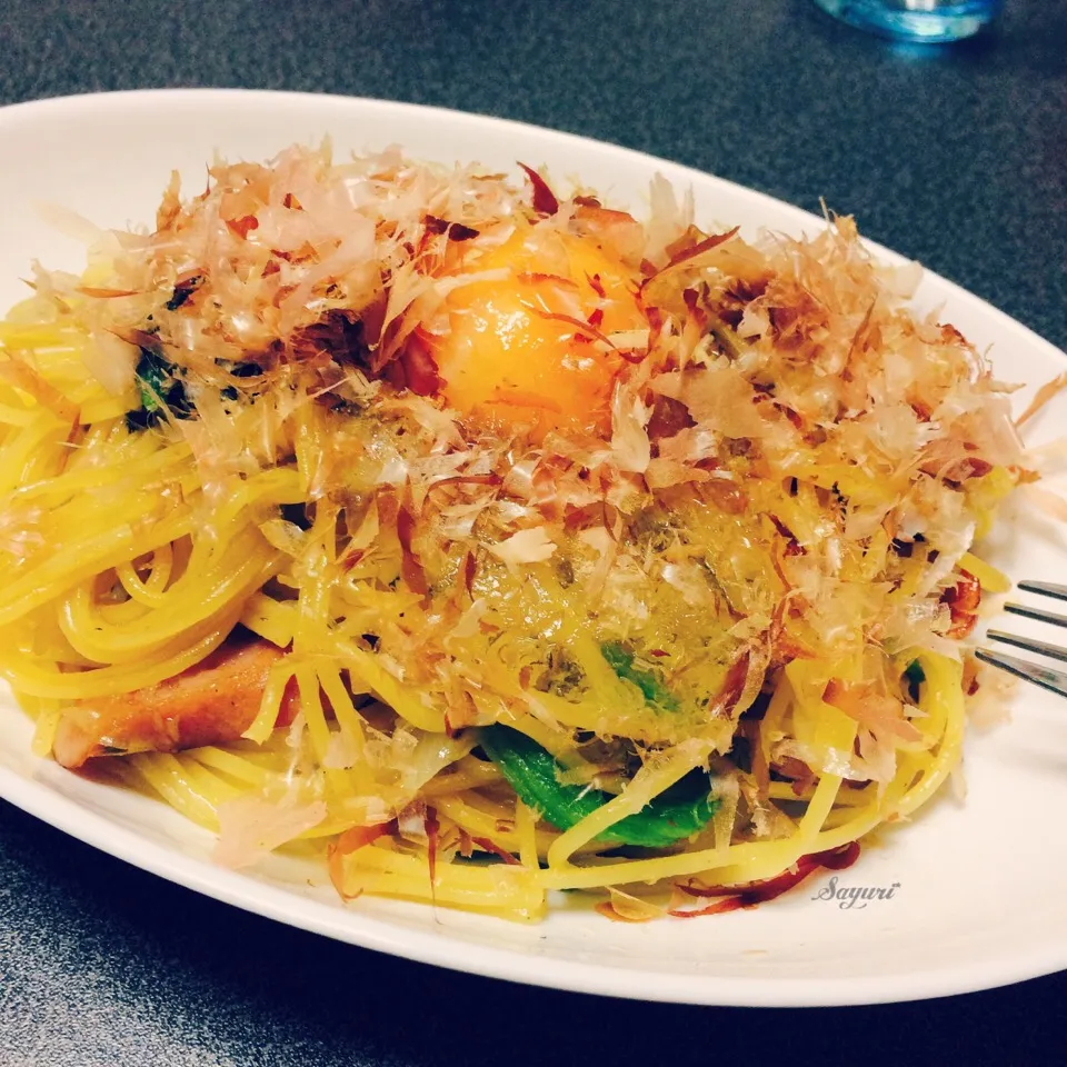 水浸しにしたパスタと冷凍卵💫和風に醤油バターにして鰹節大量♪うまうま♪|sayuri*さん