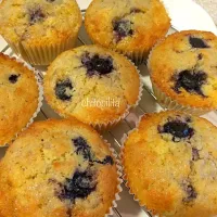 Blueberry muffins just popped out of the oven!|chitopilitaさん