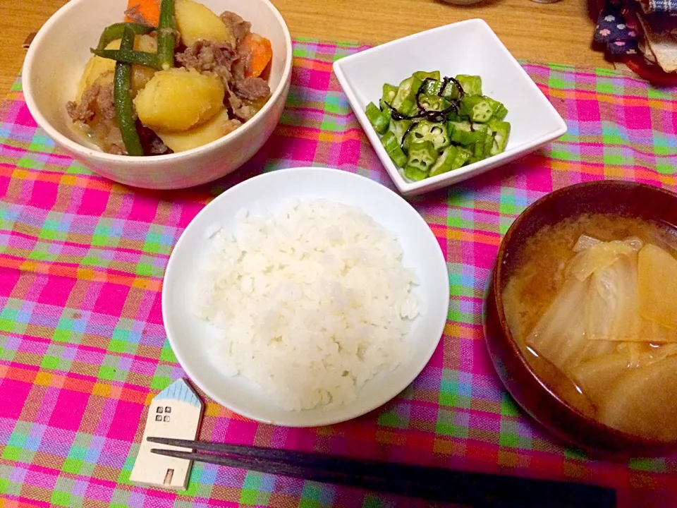 朝ごはん★肉じゃが、オクラの塩昆布和え、みそ汁、ごはん|ハルさん