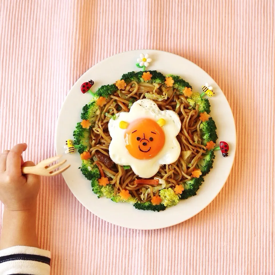 プーさんの焼きそばランチ💛|エリンギさん