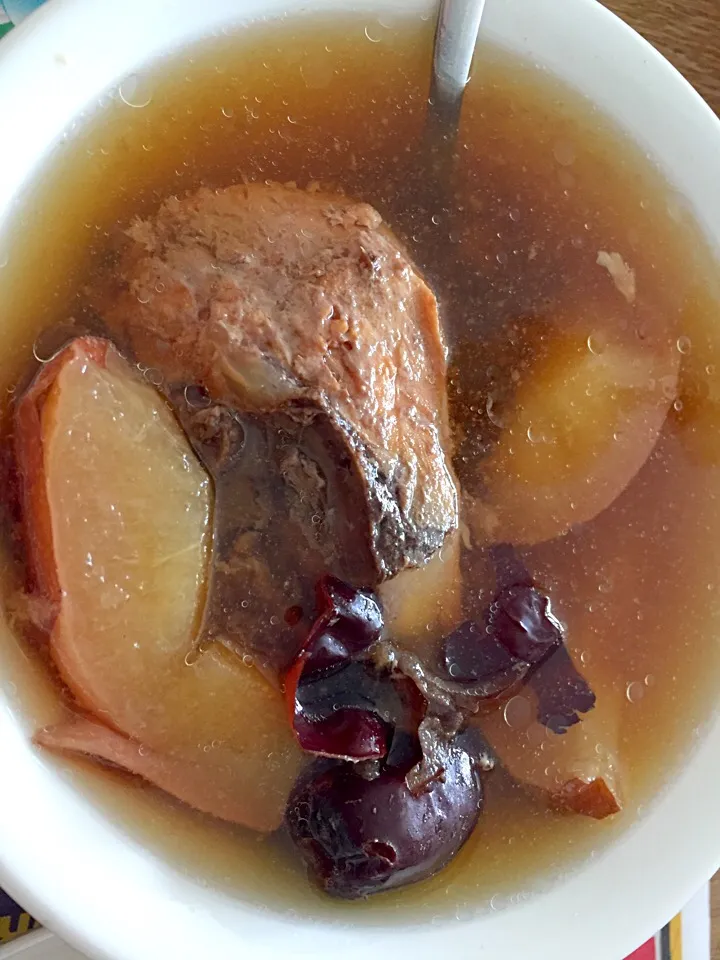 Chinese pear chicken soup with red dates and dried scallop.|catwoollyさん